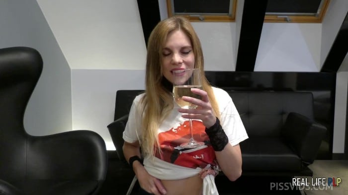 Real Life Porno 40 Johanka Ark - Rimming Piss Drinking And Hard Sex [1080p] 26