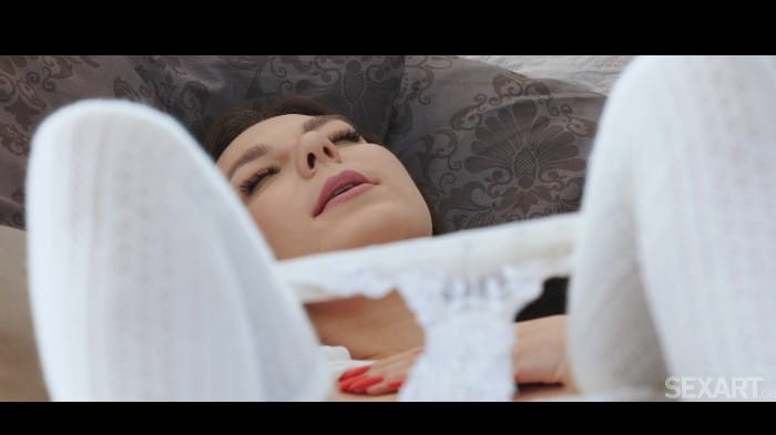 [SexArt] Viks Angel Calling Desire / 06.07.2025 [2160p] 1