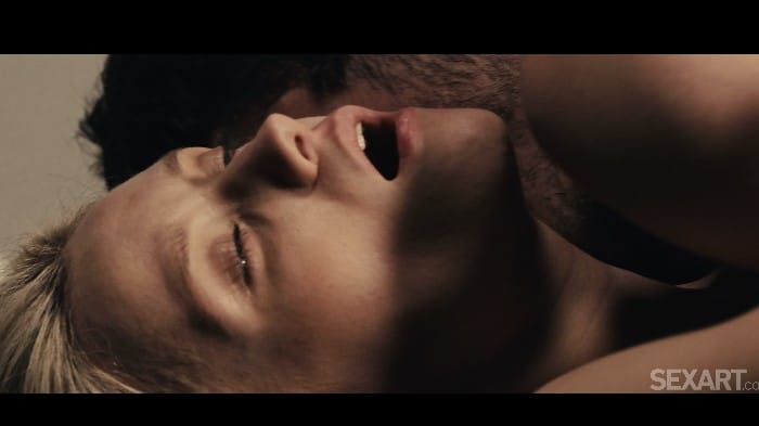 [SexArt] Alex Romero, Lily Blossom - Feel Invincible / 03.08.2025 [2160p] 3