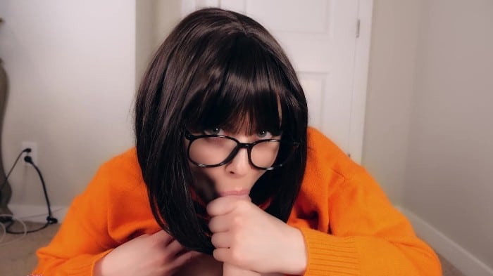 [iWantClips/ManyVids] Velma Makes You Her Snack 1080p - Ellie Idol 4