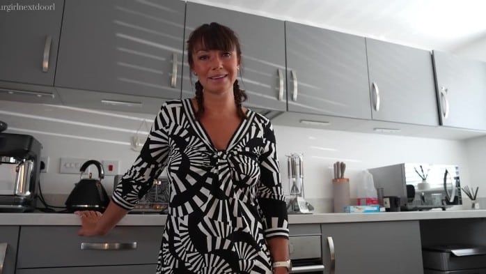 Yourgirlnextdoor1 - A Helping Hand From Mommy 2
