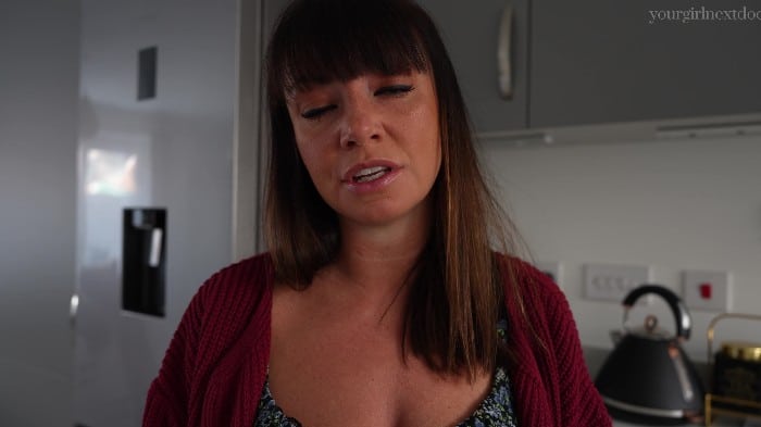 Yourgirlnextdoor1 - Reuniting With Your Birth Mother (2025-02-18) [manyvids.Com] 2160p 2