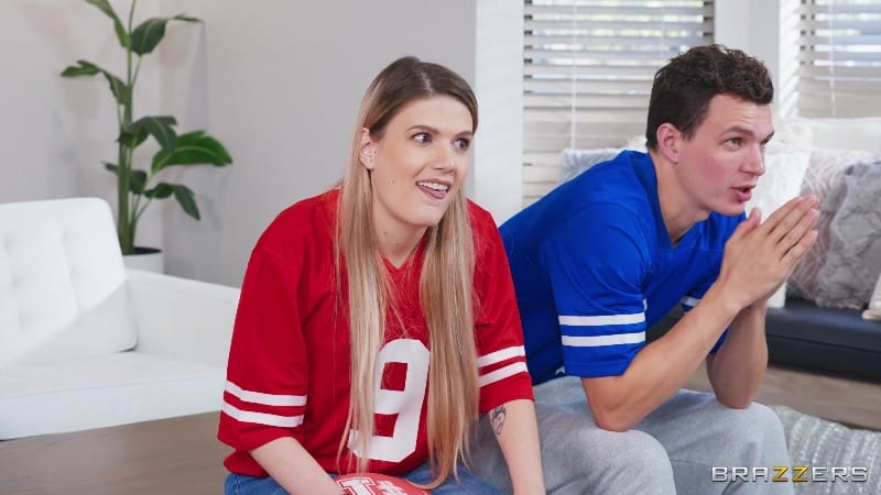 [BrazzersExxtra | Brazzers] 25/09/21 Lily Lou Opposite Teams Attract 4k/1080 1