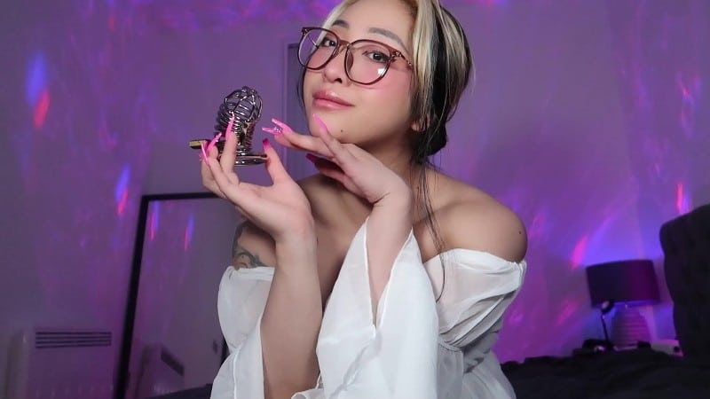 ClaudiaHon - GF turns you into virgin caged cuck 2
