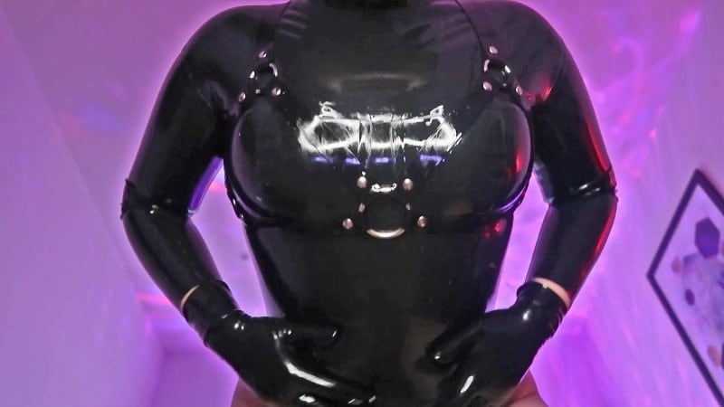 ClaudiaHon - Latex anal paly asmr 1