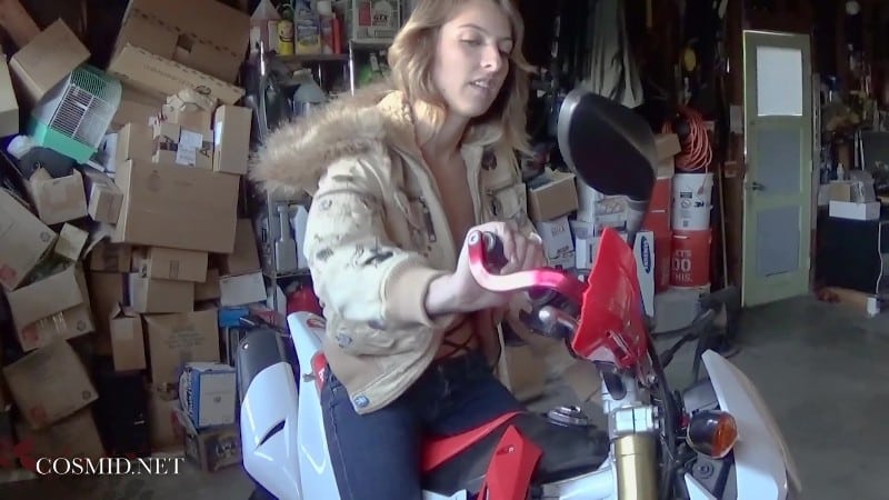 Cosmid 25/08/30 Britta FullHD 1