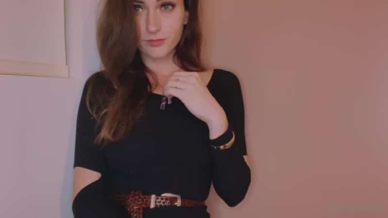 Dani Divinity - Your key looks better in my hands Full clip Mommy opens her mail 4