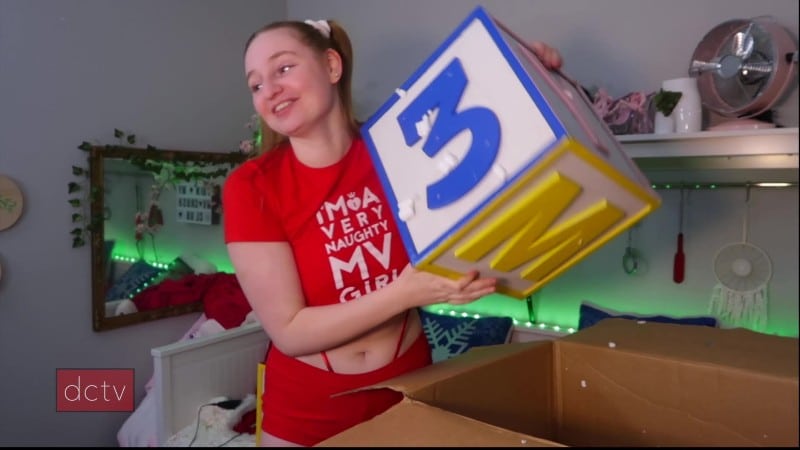 Delilah Cass Unboxing a Gift From a Member 2