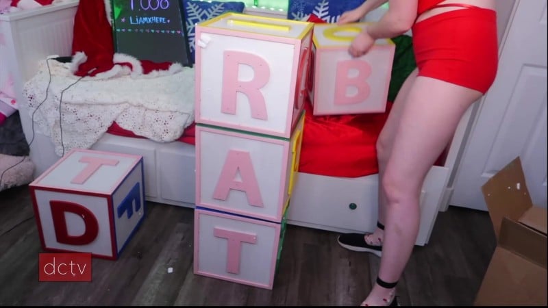 Delilah Cass Unboxing a Gift From a Member 5