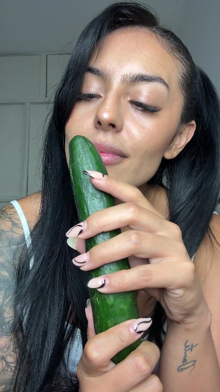 DellaSmith The cucumber and my imagination 4