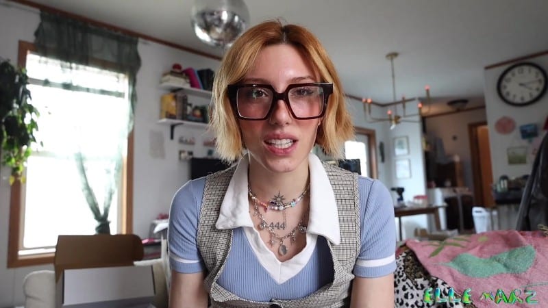 Elle Marz Boss Shrinks you 1