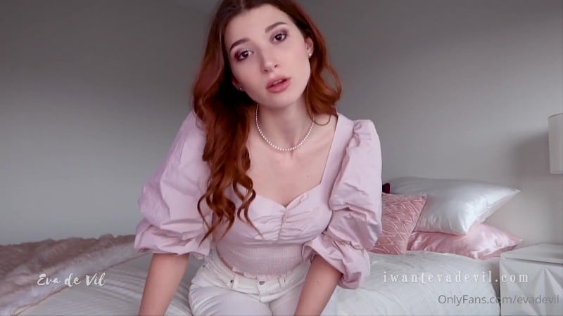 Eva de Vil - Showing off my white jeans 5