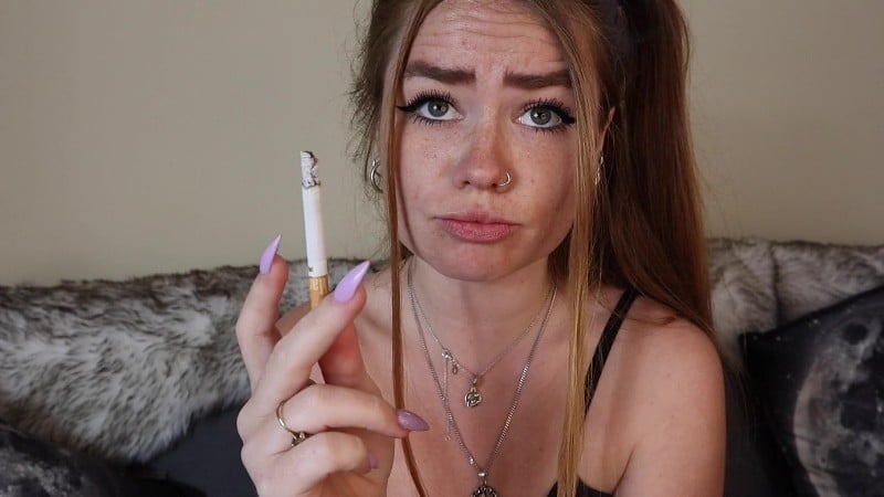 Goddess Roxy - Mommy's Little Ashtray 2
