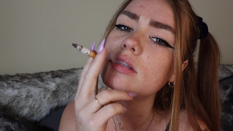 Goddess Roxy - Mommy's Little Ashtray 5