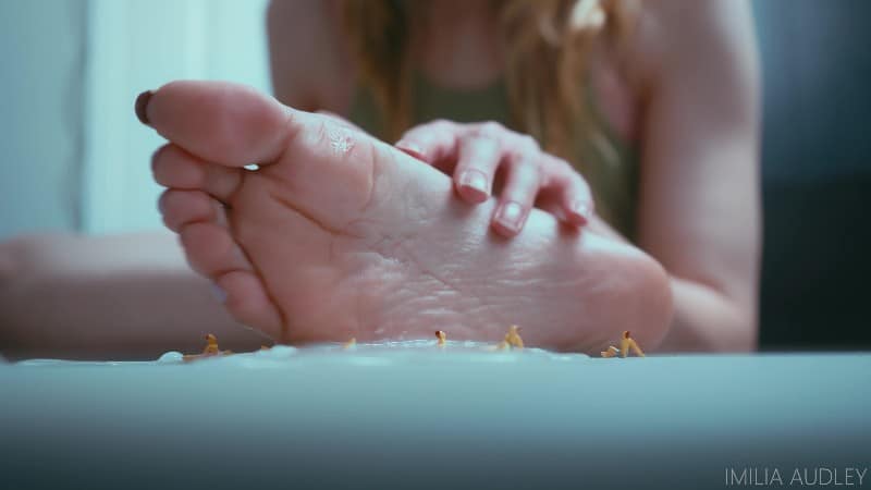 Imilia Audley Futa Giantess Punishes Her Captors 4