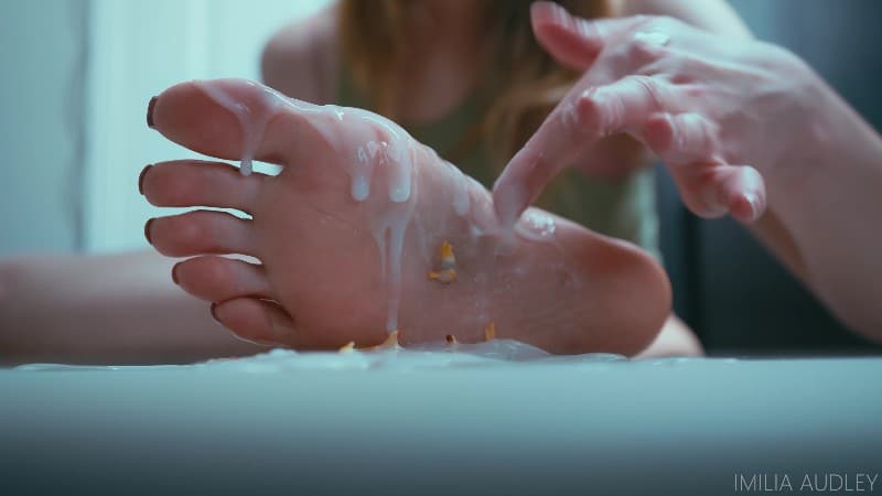 Imilia Audley Futa Giantess Punishes Her Captors 5