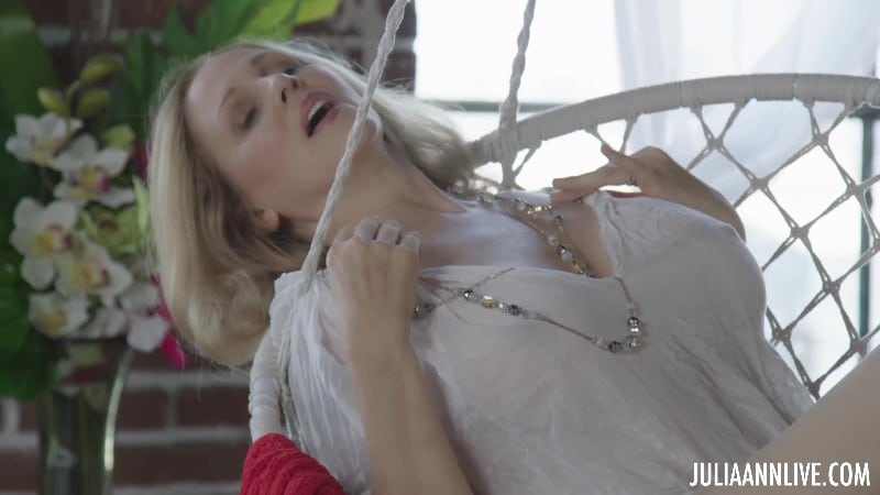 JuliaAnnLive 25/09/12 Swing Chair Finger Tease 4k 1