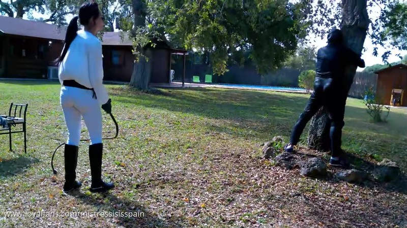 Mistress Isis Spain - VS76 Outdoor training 3