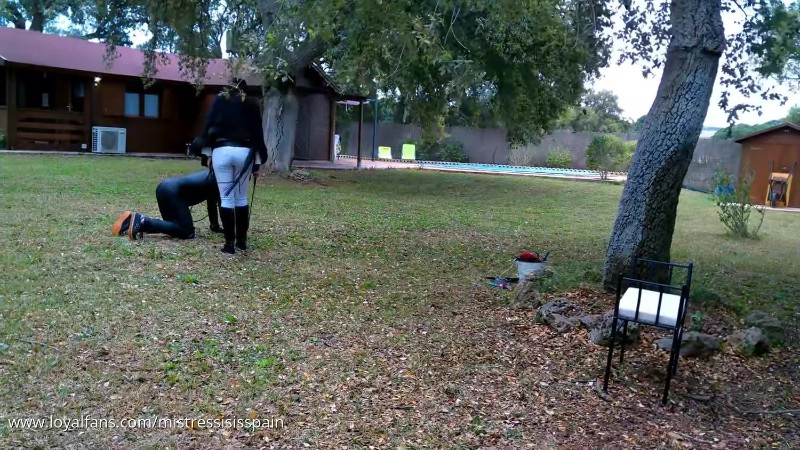 Mistress Isis Spain - VS76 Outdoor training 1