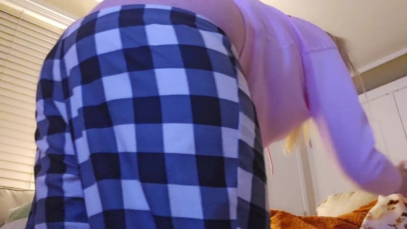 MizzErotique Your buttcrack step-sister stuck in dryer 2