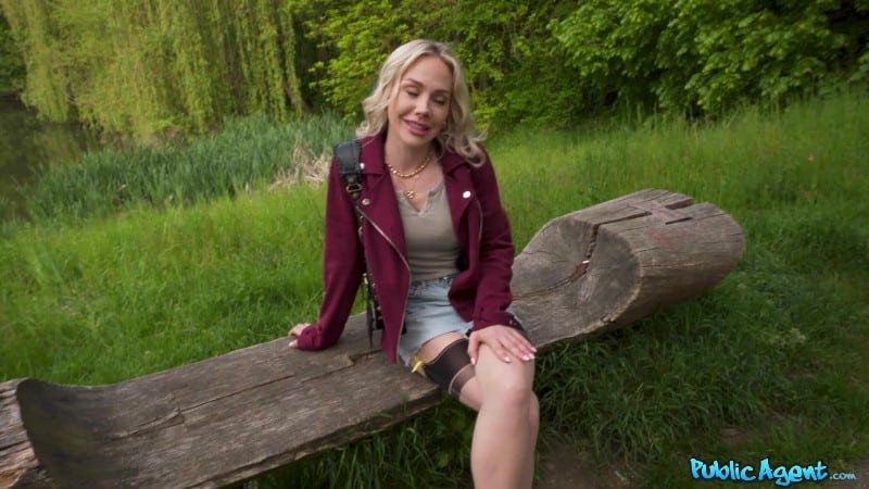 [PublicAgent | FakeHub] 25 09 02 Angie Lynx - The Fucker from Finland FullHD 15