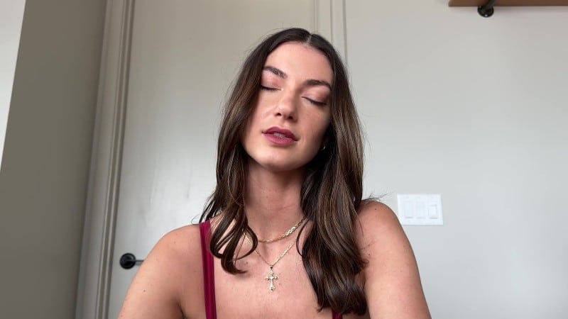 Queen Ally - FOLLOW ME 1