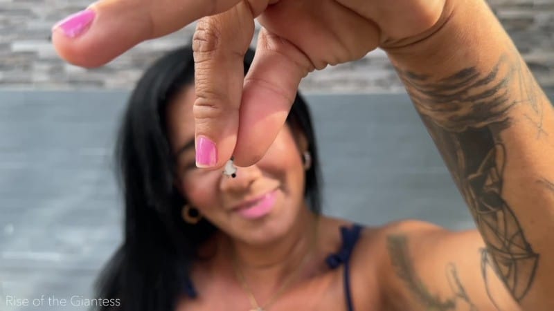 Rise Of The Giantess - The Unstoppable Giantess Carolina 3