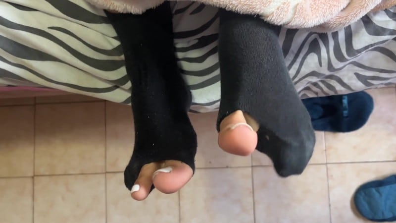 Rise of the Giantess - Napping Growth Spurt - Giantess Gabriella 4
