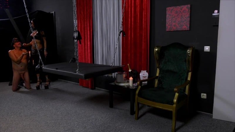 Sidney Dark - Mistress Whips Her Slave and Inflicts Pain on Hi 1
