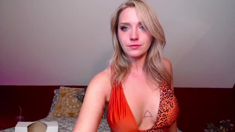 SneezeGoddess - 15 Sneezes from One Sniff 1