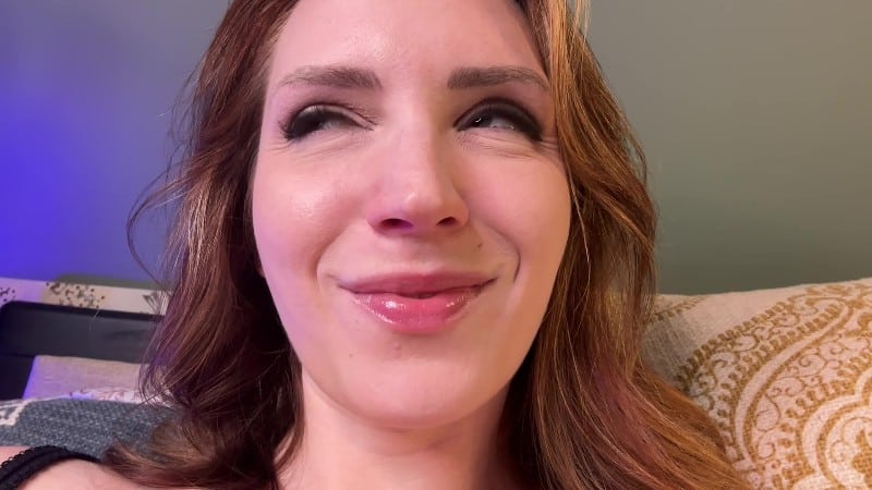 SneezeGoddess - Giantess Step-Mom Saves You for Last 4