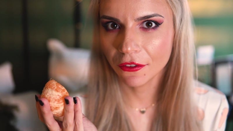 TheAlexaCreed - Munching 2