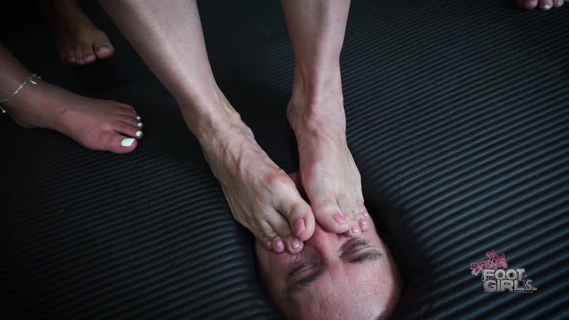 Xbrats Bratty Foot Girls - Holidays From Hell - December To Remember 3