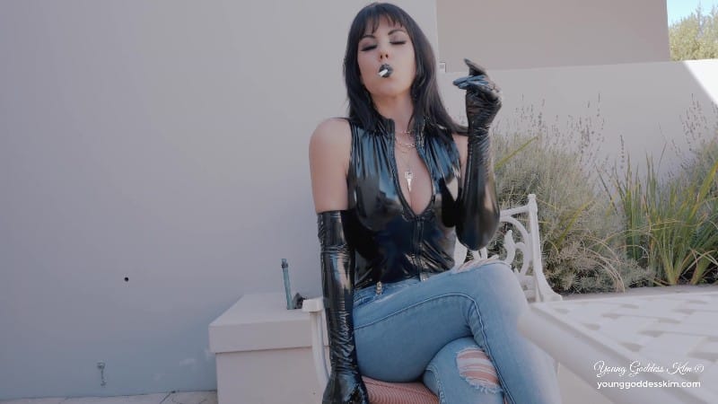 Young Goddess Kim - Sole Purpose - Smoke Break Service 1