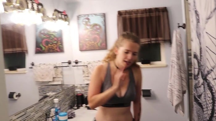 Harper The Fox - Needs Brother To Rate Her Blowjobs [1080p] 2