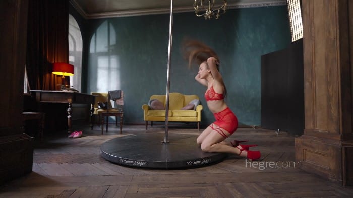 [Hegre] Ksenia G (striptease) 2025.09.09 [2160p] 3