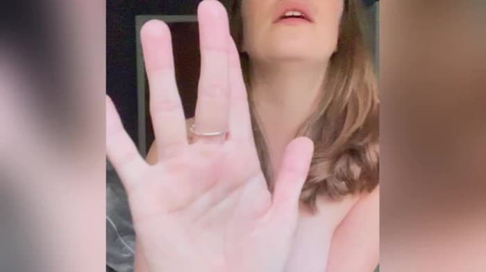 [ManyVids] Maggierosexo - Don't Worry Mommy Can Help With That [720p] 5