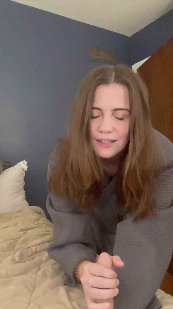 [ManyVids] Maggierosexo - Mommys Afternoon Surprise [1080p] 17