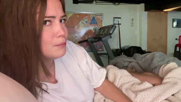 [ManyVids] Maggierosexo - Mommys Netflix And Chill [1080p] 28