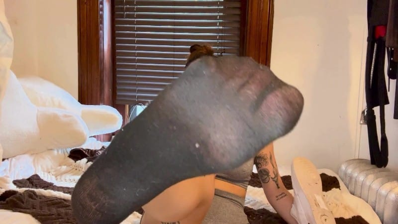 missxreena - Stinky Sweaty Foot Worship 2