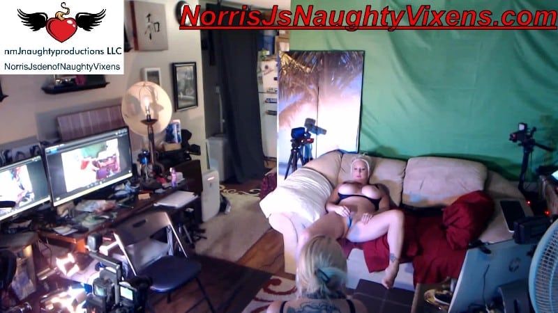 nmjnaughtyvixens - 3way with me, Jadesway & Sareena 1