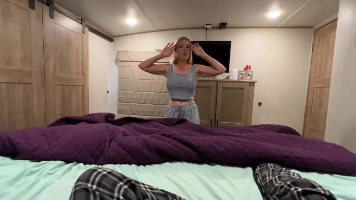 [ManyVids] Shiny Cock Film - My High Maintenance Step-Sister 1