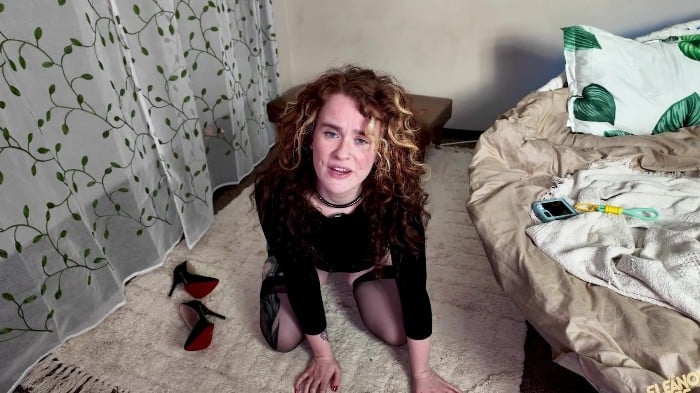 [ManyVids] Theeleanorgee - Feverish Mommy 15