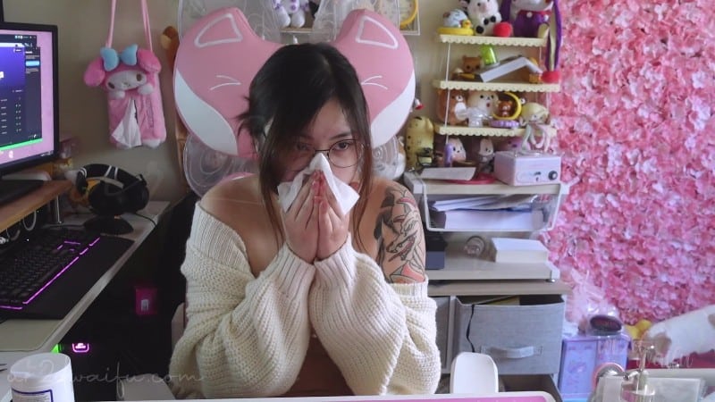 ur2dwaifu - Sneezing 2