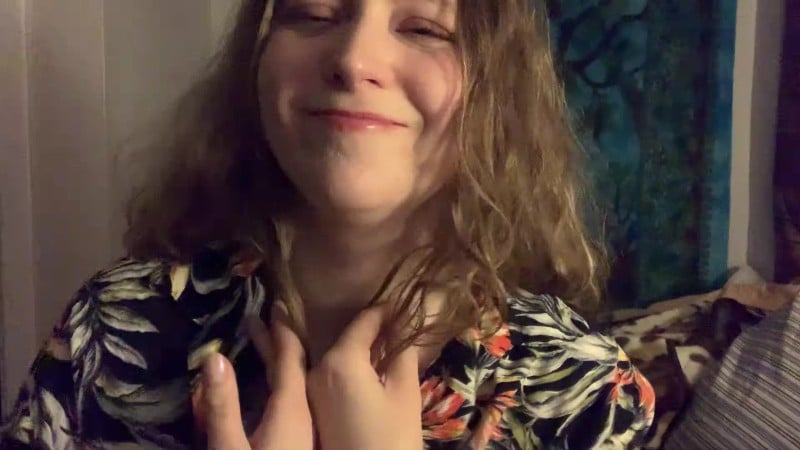 Alt ASMR Maddie - friend confesses love 1