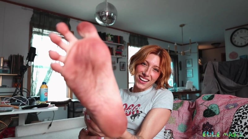 Elle Marz Dirty foot fetish loser 17