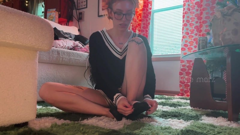 Elle Marz Magic control sweaty feet worship 1