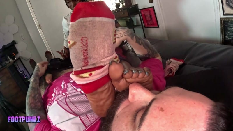 Footpunkz - Doordash Girl Calls out of Work to Give Stinky Foot Smelling Handjob 1