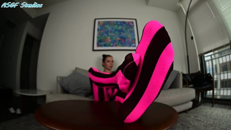 German Milf Is A Foot Virgin Enjoy Her Big 10 Soles Pt 4 Mp4 2