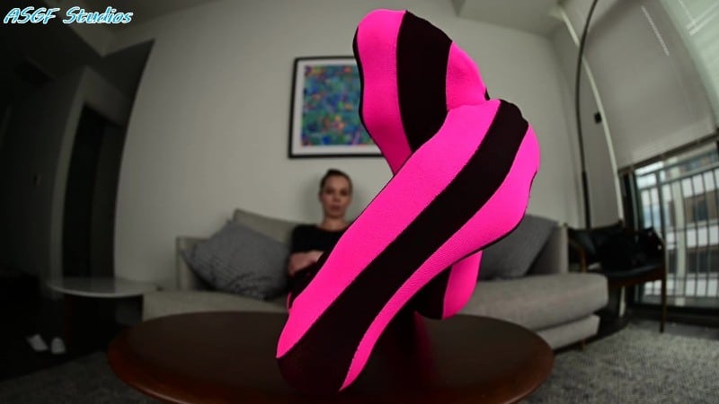 German Milf Is A Foot Virgin Enjoy Her Big 10 Soles Pt 4 Mp4 5